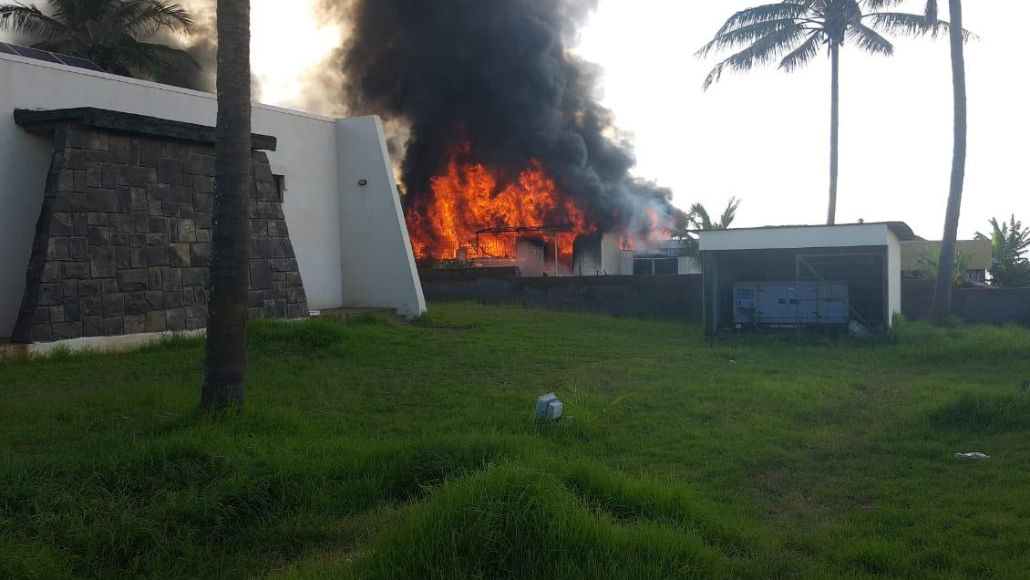 Rapa Nui: Turba de manifestantes quemó juzgado en protesta por crimen