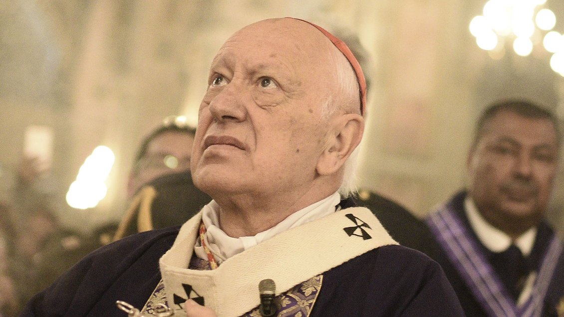 Denunciantes de Karadima arremeten contra Ezzati por petición de sobreseimiento