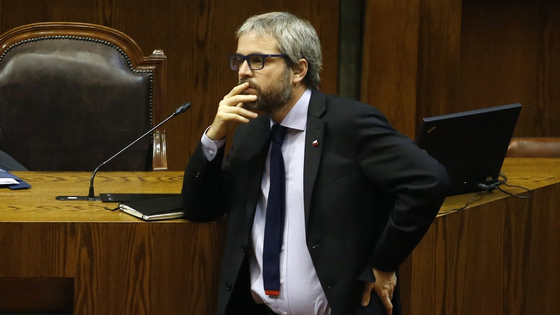 Blumel: No puede ser que en una elección de partido vote el 3 ó 4%