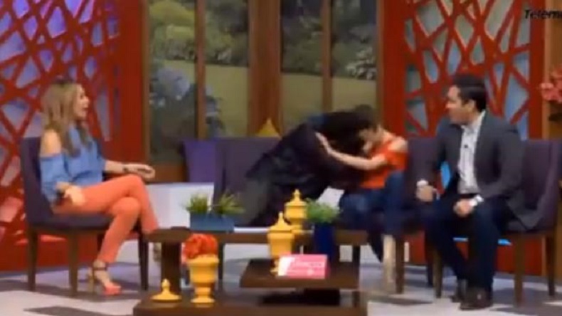 Acoso en TV mexicana: Funcionario público intentó besar a conductora y perdió el cargo