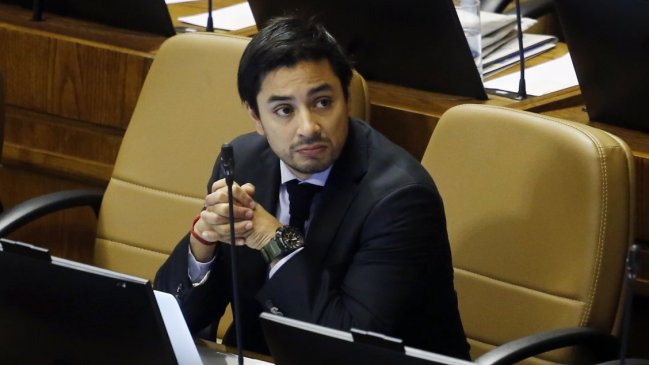 Parlamentarios llevarán a diputado Carter a Comisión de Ética por socavar imagen del contralor