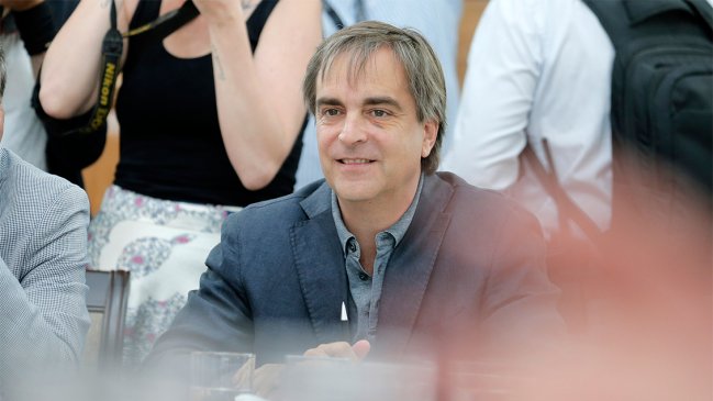 ¿Qué le pasó a Cruz-Coke? Diputado llegó con el ojo morado a La Moneda