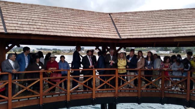 Llanquihue: Vecinos se volcaron a inauguración del nuevo muelle de paseo