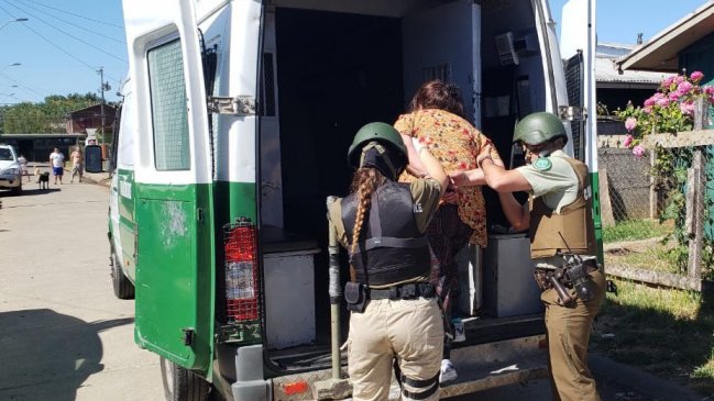 Carabineros detiene a mujer acusada de microtráfico en población de Valdivia