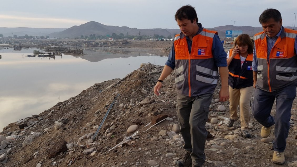 Arica: Ministro (s) de Obras Públicas llegó a la zona afectada por la crecida de los ríos