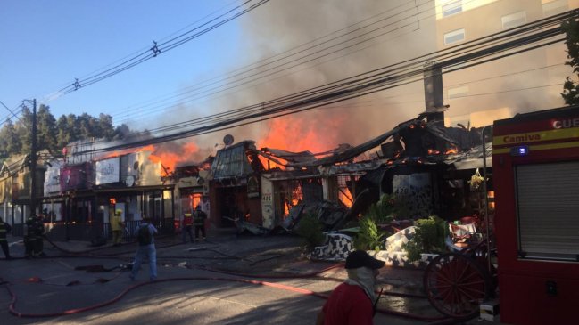Un total de ocho locales comerciales afectados dejó incendio en Curicó