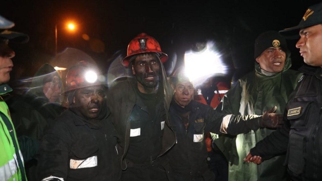 Rescataron a los cuatro mineros atrapados en una mina de carbón en Perú