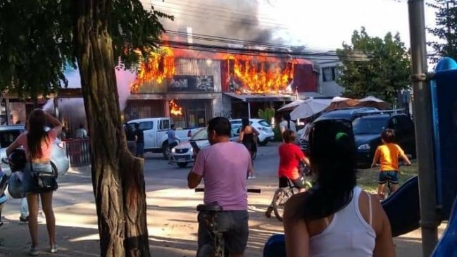 Acuerdan demoler locales comerciales siniestrados en Curicó