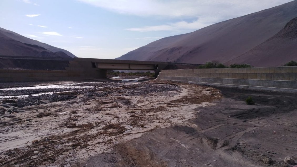Se suspendió tránsito en ruta que une Arica y Tarapacá por crecida del caudal en cuesta Chiza
