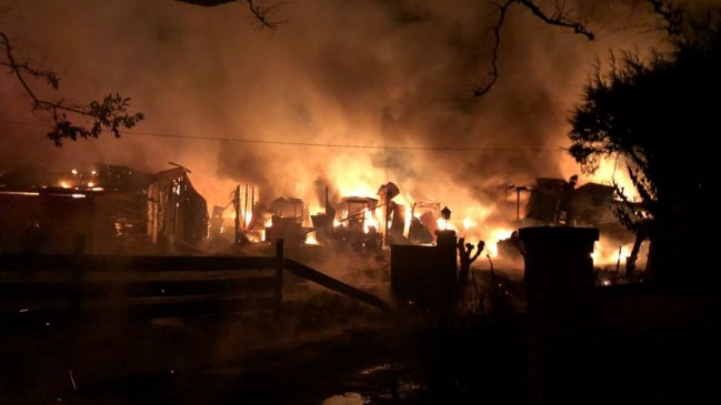 Incendio destruyó maquinarias y una bodega en Galvarino