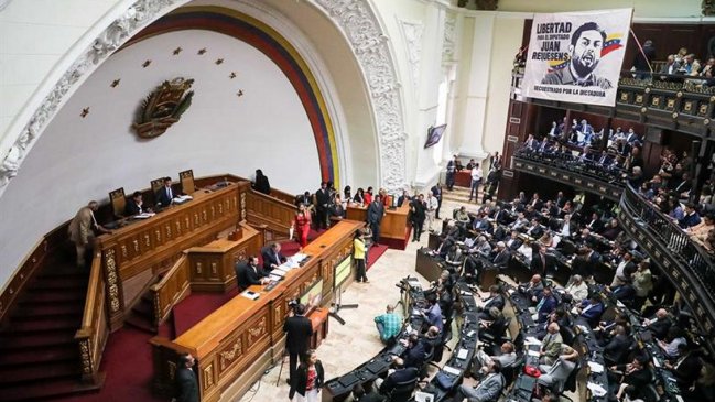 Parlamento venezolano aprobó ley que regirá eventual transición