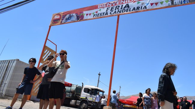 Por reclamos y bajas ventas de comerciantes, extienden feria de la Candelaria