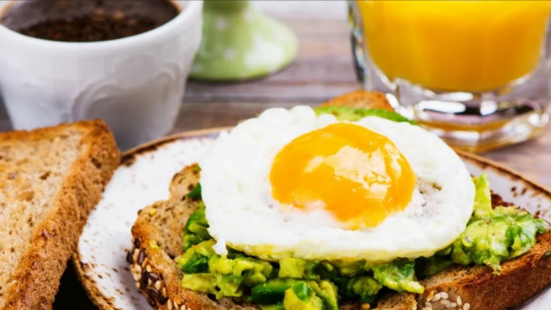 Estudio desestimó importancia del desayuno para los que quieren adelgazar