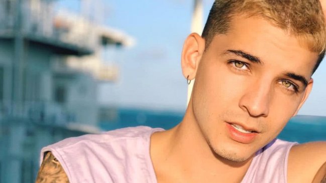 Cantante colombiano muere producto de una bala loca