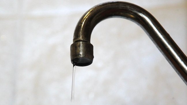Corte de agua en Calama: Clientes sin suministro comenzarán a recibirlo a las 4 de la madrugada