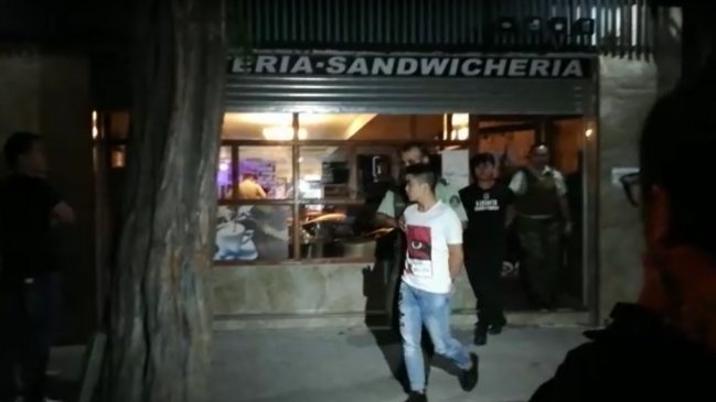 Desbaratan casino clandestino que se ocultaba bajo la fachada de una cafetería-sanguchería