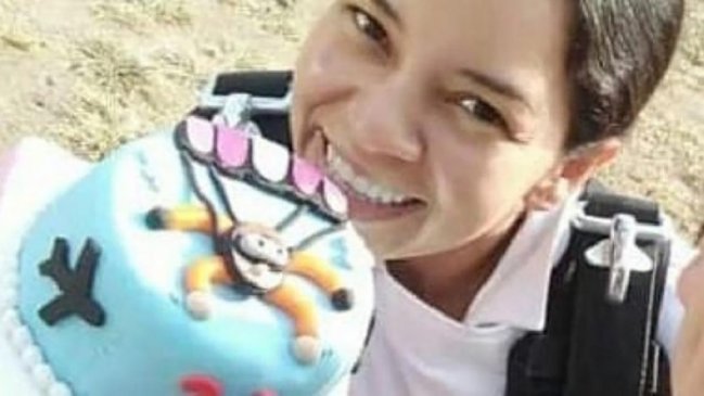 Joven saltó en paracaídas para su cumpleaños, pero sufrió accidente y quedó parapléjica