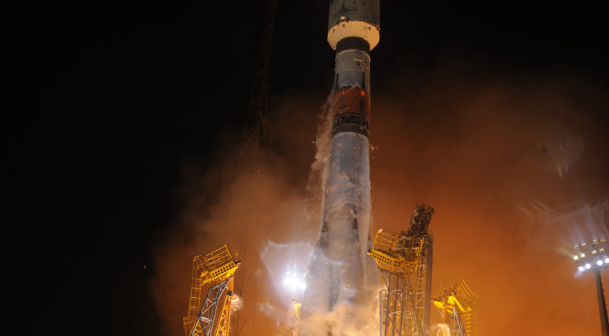 Aplazan lanzamiento de cohetes rusos Soyuz con satélites británicos