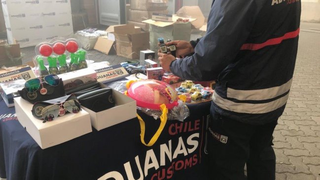 Aduana de Valparaíso realizó millonaria incautación de productos chinos falsificados