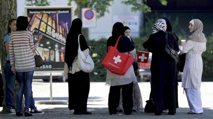 Autoridades y funcionarios no podrán exhibir signos religiosos en Ginebra