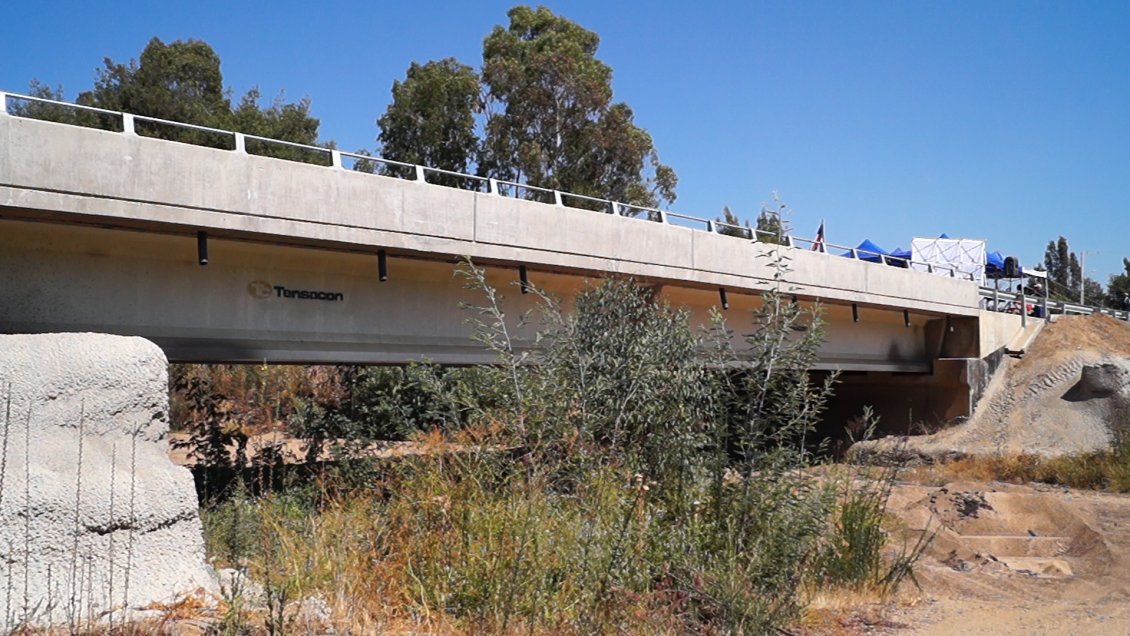 Inauguran puente Catemu en Paredones