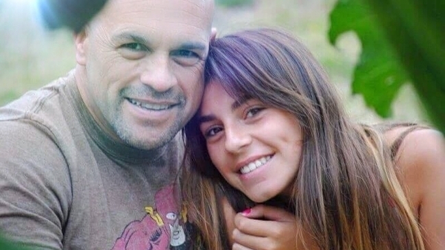 El especial salto en paracaídas que realizó hija de René O'Ryan en su memoria