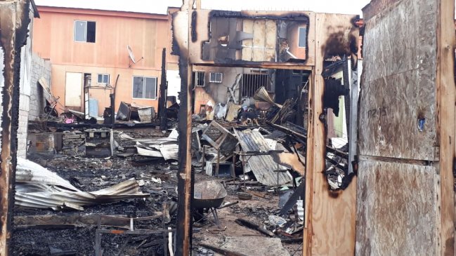 Incendio consumió seis casas y dejó 18 damnificados en Alto Hospicio