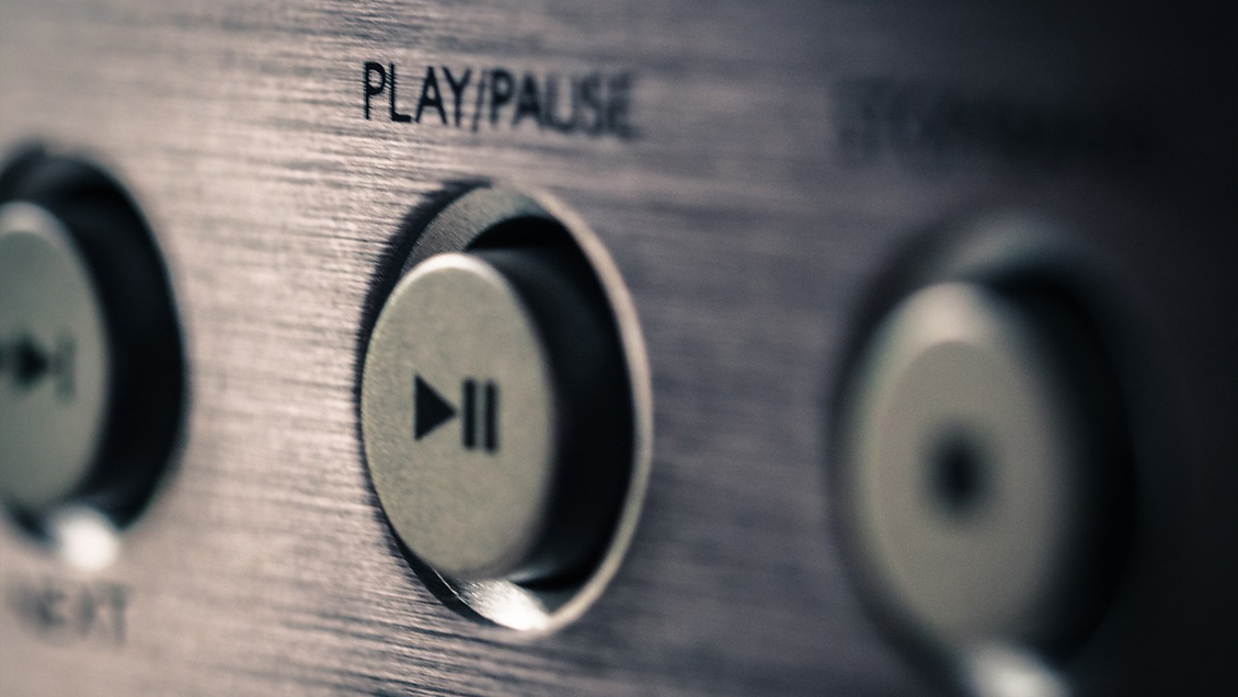 Las claves para elegir un parlante adecuado para este verano