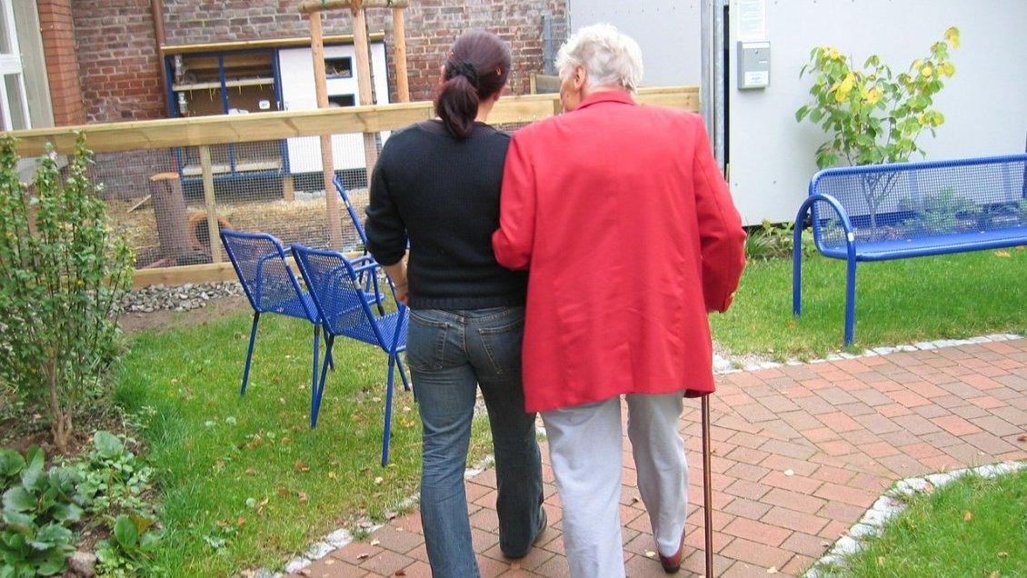 Indultan a dos ancianos que mataron a sus mujeres con mal de Alzheimer en Italia