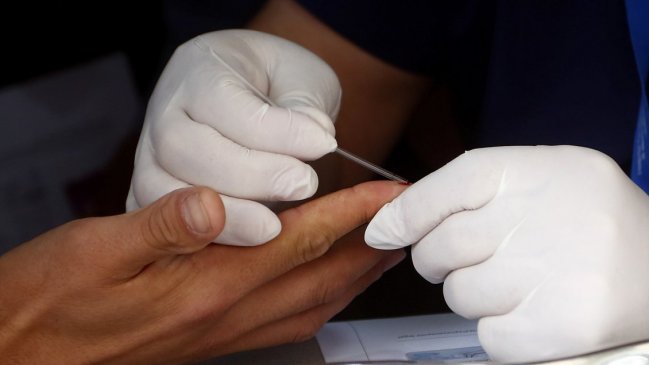 Experto y aumento en casos de VIH: Atribuir todo a los extranjeros no nos hace bien como país