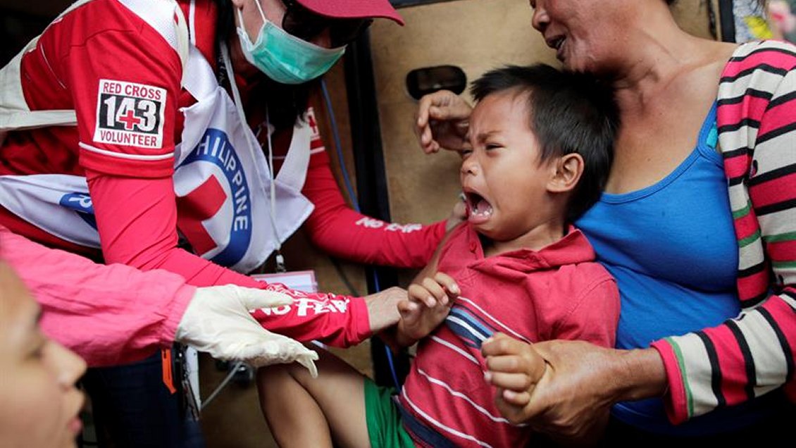 Desconfianza en vacunas desató brote de sarampión en Filipinas