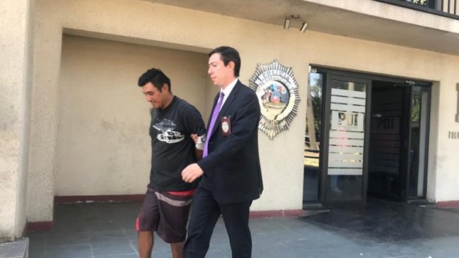 Detienen a pareja de jóvenes tras robar y golpear a anciano con discapacidad en Chillán