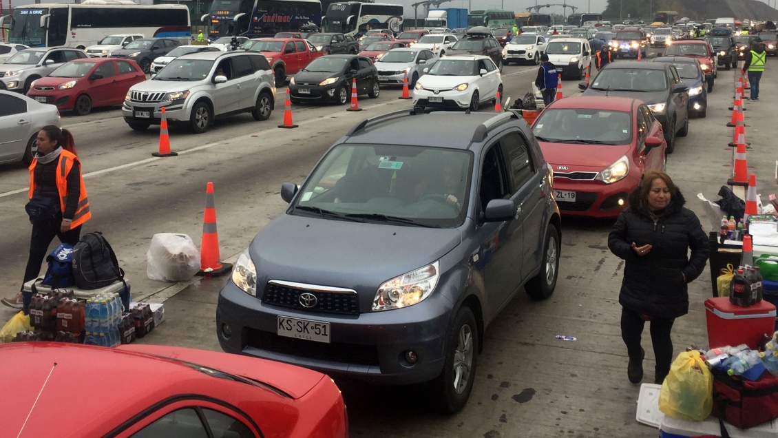 Recambio de veraneantes: Se espera que 330 mil vehículos regresen a Santiago