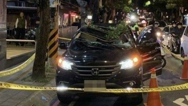 Joven sobrevivió tras caer desde un piso 13 gracias a un semáforo