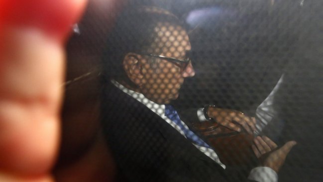 En medio de su detención, Fuente-Alba es interrogado por caso viajes