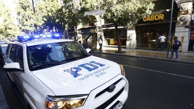 Millonario robo afectó a joyería de Santiago Centro