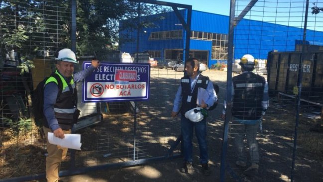 Clausuran empresa de reciclaje por incumplimiento sanitario en Chillán Viejo