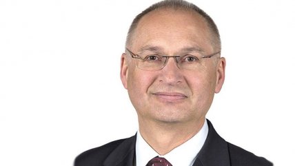  Político renunció tras reconocer que robó un sándwich  