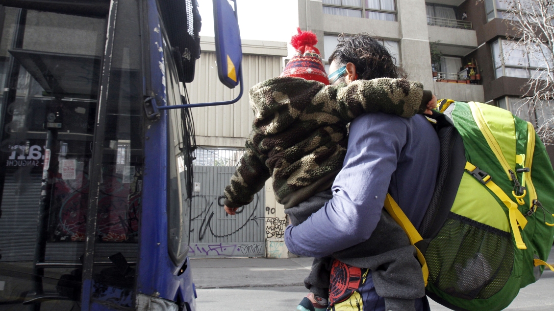 Aumentan licencias de hombres que cuidan a hijos enfermos graves