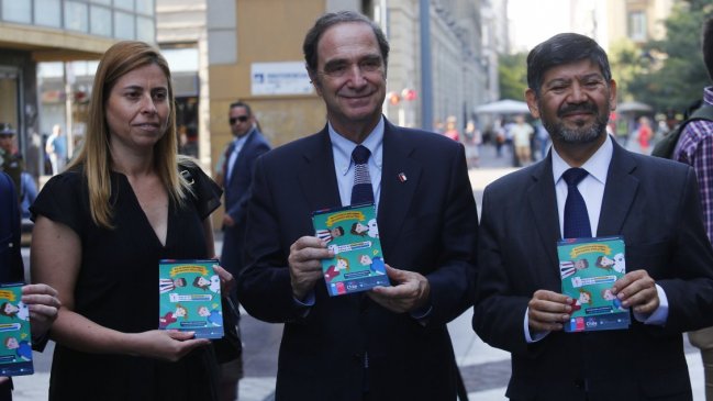 Gobierno llamó a padres y colegios a revisar el 