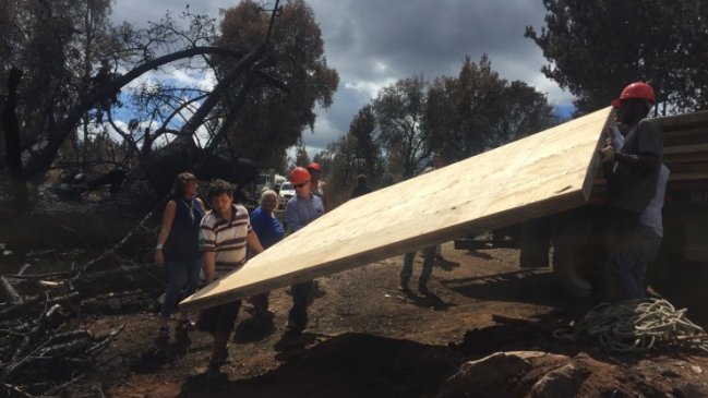 Comienzan a levantar viviendas de emergencia para familia damnificadas en Coelemu