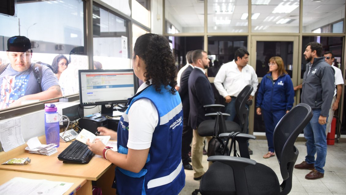 Fiscalizan funcionamiento del control fronterizo Chacalluta en Arica