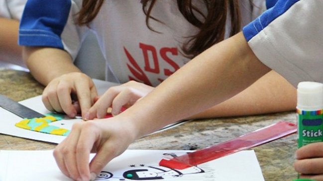 Alumnos de la rama chilena del Colegio Alemán de Santiago denuncian discriminación