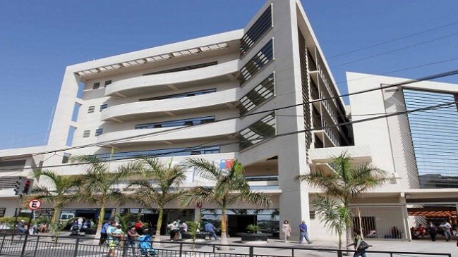 Ariqueños ya puede acceder al programa de implantes odontológicos del Hospital Regional