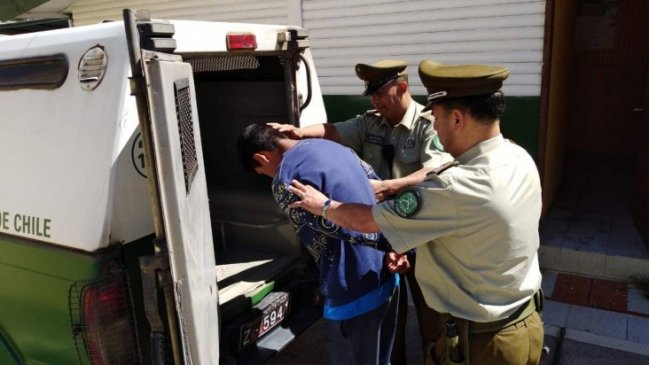 Carabineros detiene a menor acusado de robar en parroquia y supermercado de San Nicolás