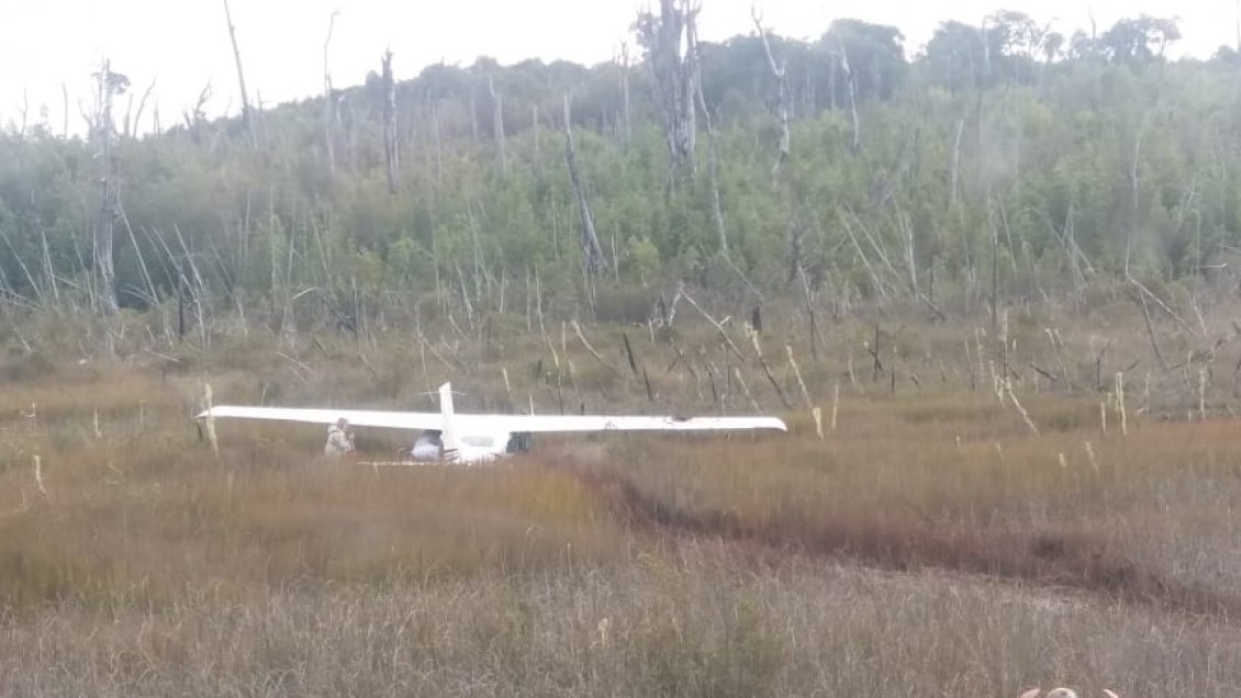 Desperfecto en motor de avión pudo causar aterrizaje forzoso en Hualaihué