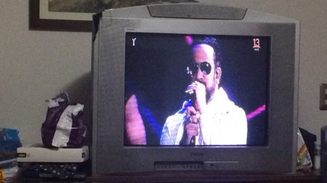 Como en los '90: fanáticos vieron a Backstreet Boys en televisores de tubo