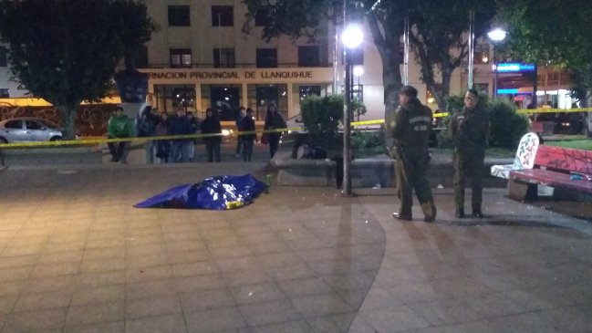 Puerto Montt: Investigan homicidio de joven en Plaza de Armas