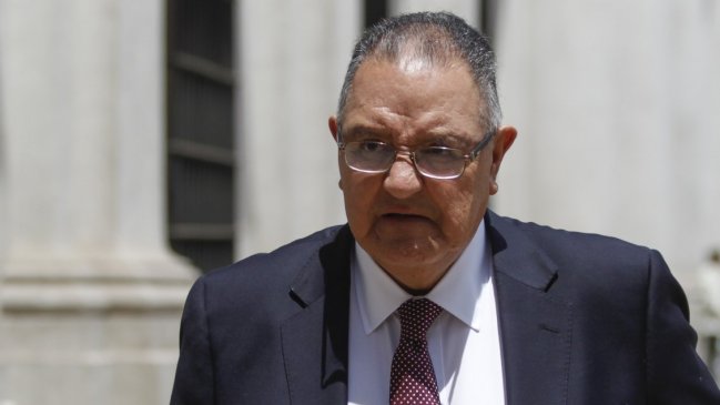 Huenchumilla exhortó a la DC a definirse como partido de oposición