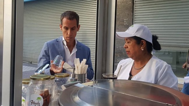 Nuevos vasos biodegradables de mote con huesillo fertilizan la tierra en 80 días